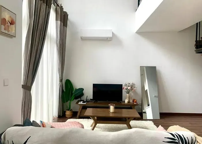 Nine\'Suite @ Riverson Soho - Duplex 2Br Poolview