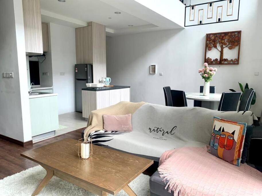 Nine'suite @ Riverson Soho - Duplex 2br Poolview Pangsapuri *