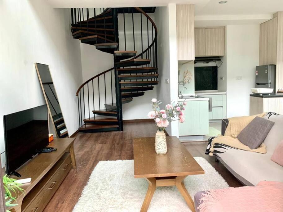 Nine'suite @ Riverson Soho - Duplex 2br Poolview